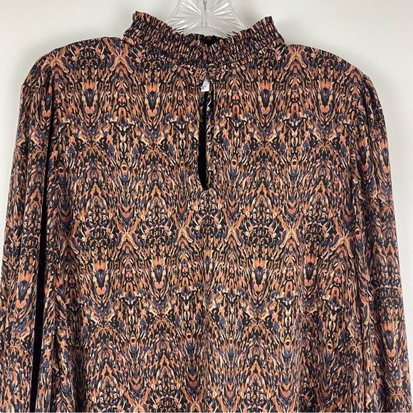 Evereve Hollis Smocked Abstract Blouse Women’s Size Small - Picture 4 of 11